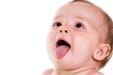 Nguyên nhân và cách phòng tránh tưa miệng cho bé Nguyên nhân và cách phòng tránh tưa miệng cho bé