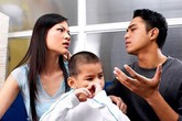 Tôi tắm cho con ở tầng dưới, chồng ngoại tình ở tầng trên Tôi tắm cho con ở tầng dưới, chồng ngoại tình ở tầng trên