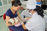 Trẻ mắc bệnh vì phụ huynh chê vắc xin miễn phí Trẻ mắc bệnh vì phụ huynh chê vắc xin miễn phí