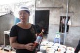 Nước mắm "3 trăng" chôn trong cát lạnh vừa thơm vừa ngọt hậu Nước mắm "3 trăng" chôn trong cát lạnh vừa thơm vừa ngọt hậu