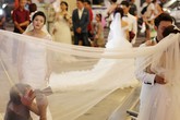 Hà Nội vào mùa "ra ngõ gặp cô dâu" Hà Nội vào mùa "ra ngõ gặp cô dâu"
