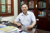 Câu chuyện thành giáo sư lịch sử do xếp nhầm lớp Câu chuyện thành giáo sư lịch sử do xếp nhầm lớp