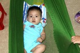 Em bé bị bỏ rơi cùng bức thư của mẹ mắc chứng bại não Em bé bị bỏ rơi cùng bức thư của mẹ mắc chứng bại não