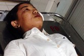 Tàu lượn rơi khỏi đường ray, 2 em nhỏ bị hất văng xuống đất Tàu lượn rơi khỏi đường ray, 2 em nhỏ bị hất văng xuống đất