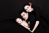 Hoa hậu Diễm Hương rạng rỡ bên con trai và chồng Hoa hậu Diễm Hương rạng rỡ bên con trai và chồng
