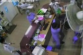 Cần biện pháp "rắn" xử lý nạn côn đồ với nhân viên y tế Cần biện pháp "rắn" xử lý nạn côn đồ với nhân viên y tế