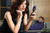 Chồng tôi bị tình già đến tận nhà đòi lại tiền của Chồng tôi bị tình già đến tận nhà đòi lại tiền của