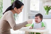 Ép con ăn hết – mẹ mừng hay lo? Ép con ăn hết – mẹ mừng hay lo?