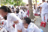 ‘Đỏ mặt’ với ảnh hôn mông bạn gái của nam sinh ‘Đỏ mặt’ với ảnh hôn mông bạn gái của nam sinh