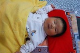 Bé trai vừa chào đời nặng 6,2kg Bé trai vừa chào đời nặng 6,2kg