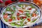 Rớt nước miếng với chân gà ngâm sả ớt Rớt nước miếng với chân gà ngâm sả ớt