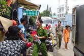 Cha rớt lầu, con nhảy theo cứu không kịp Cha rớt lầu, con nhảy theo cứu không kịp