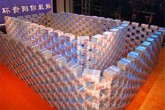 Sốc với bức tường tiền thưởng Tết của đại gia bất động sản Sốc với bức tường tiền thưởng Tết của đại gia bất động sản