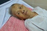 Đau xót mẹ già 92 tuổi bị con ngược đãi, đánh đuổi khỏi nhà Đau xót mẹ già 92 tuổi bị con ngược đãi, đánh đuổi khỏi nhà