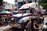 Đám cưới độc đáo rước dâu bằng đầu xe container hạng nặng Đám cưới độc đáo rước dâu bằng đầu xe container hạng nặng