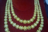 Kỳ thú sợi dây chuyền vàng cực khủng 161 lượng đeo lên tượng Bà Chúa xứ Kỳ thú sợi dây chuyền vàng cực khủng 161 lượng đeo lên tượng Bà Chúa xứ