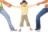 Đòi nuôi con để "moi" tiền? Đòi nuôi con để "moi" tiền?