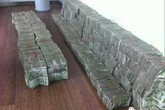 Người phụ nữ mang 10 vạn tiền lẻ đi mua ô tô làm nhân viên cửa hàng tá hỏa Người phụ nữ mang 10 vạn tiền lẻ đi mua ô tô làm nhân viên cửa hàng tá hỏa