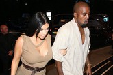 Bà bầu Kim Kardashian không ngừng khoe cơ thể Bà bầu Kim Kardashian không ngừng khoe cơ thể