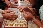 Án mạng kinh hoàng: Chú rể giết hết gia đình hai bên vì không nhận được của hồi môn Án mạng kinh hoàng: Chú rể giết hết gia đình hai bên vì không nhận được của hồi môn