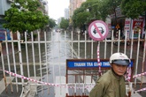 Hà Nội cấm đường vì ngập sau mưa lớn Hà Nội cấm đường vì ngập sau mưa lớn