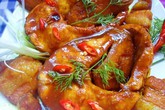 Cá kho chuối xanh dân dã mà ngon miệng Cá kho chuối xanh dân dã mà ngon miệng