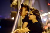 Người dân lên cầu Nhật Tân hóng gió Người dân lên cầu Nhật Tân hóng gió