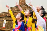 Bốn mươi xuân, Bắc Nam sum họp Bốn mươi xuân, Bắc Nam sum họp