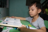 Lên 4 tuổi đã thạo con số, biết đọc tiếng Anh Lên 4 tuổi đã thạo con số, biết đọc tiếng Anh