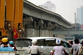 Đường sắt trên cao cong để an toàn khi chạy tàu Đường sắt trên cao cong để an toàn khi chạy tàu
