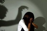 Mẹ cho thầy giáo thuê nhà, con gái bị “yêu” suốt 5 năm Mẹ cho thầy giáo thuê nhà, con gái bị “yêu” suốt 5 năm
