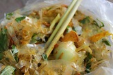 Sự thật "đáng sợ" về món bánh tráng trộn bạn nhất định phải biết Sự thật "đáng sợ" về món bánh tráng trộn bạn nhất định phải biết