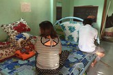 Bắt quả tang vụ mua bán dâm trong quán cà phê Bắt quả tang vụ mua bán dâm trong quán cà phê