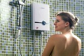 Những sai lầm nguy hiểm bạn hay gặp khi sử dụng bình nóng lạnh mùa đông Những sai lầm nguy hiểm bạn hay gặp khi sử dụng bình nóng lạnh mùa đông