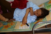 Chưa hết Tết, một phụ nữ bị chồng cũ chém 11 nhát dao lên người Chưa hết Tết, một phụ nữ bị chồng cũ chém 11 nhát dao lên người