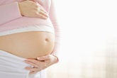 Bí thư thị trấn Lăng Cô làm hai nhân viên có bầu Bí thư thị trấn Lăng Cô làm hai nhân viên có bầu