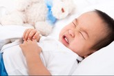 Trẻ khóc không ra nước mắt cần đưa ngay đến viện Trẻ khóc không ra nước mắt cần đưa ngay đến viện