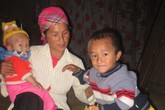 Mẹ nghiện thuốc lá, con dễ khoèo chân Mẹ nghiện thuốc lá, con dễ khoèo chân