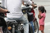 “Độc chiêu” xin tiền cận Tết “Độc chiêu” xin tiền cận Tết