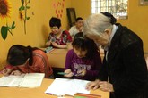 “Bà tiên” 18 năm dạy chữ cho trẻ tật nguyền “Bà tiên” 18 năm dạy chữ cho trẻ tật nguyền