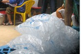 Hà Nội “cháy” đá lạnh vì thời tiết bất thường Hà Nội “cháy” đá lạnh vì thời tiết bất thường