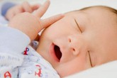 Ngủ trước 10 giờ đêm sẽ giúp trẻ cao lên Ngủ trước 10 giờ đêm sẽ giúp trẻ cao lên