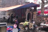 Hoài Đức, Hà Nội: Chợ tạm lấn di tích Quốc gia Hoài Đức, Hà Nội: Chợ tạm lấn di tích Quốc gia