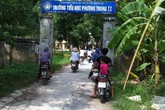 Hà Nội: Vừa vào lớp 1, học sinh đã tăng tốc học thêm Hà Nội: Vừa vào lớp 1, học sinh đã tăng tốc học thêm