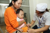 Hà Nội: Trên 500 trẻ được tiêm vaccine thay thế Hà Nội: Trên 500 trẻ được tiêm vaccine thay thế