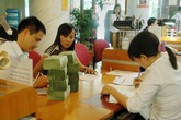 Cuối năm, người dân trầy trật vay tiền ngân hàng Cuối năm, người dân trầy trật vay tiền ngân hàng