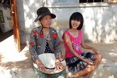 Nước mắt cuộc đời người phụ nữ phải đi hỏi cưới vợ cho chồng Nước mắt cuộc đời người phụ nữ phải đi hỏi cưới vợ cho chồng