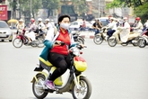 Sau một năm “quản”, xe máy điện vẫn… “nổi như bèo”! Sau một năm “quản”, xe máy điện vẫn… “nổi như bèo”!