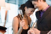 Chồng tôi cứ ra đường là … tán gái Chồng tôi cứ ra đường là … tán gái