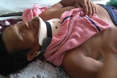 Vợ đánh đập, dìm chồng xuống mương nước rồi trói vào gốc cây Vợ đánh đập, dìm chồng xuống mương nước rồi trói vào gốc cây